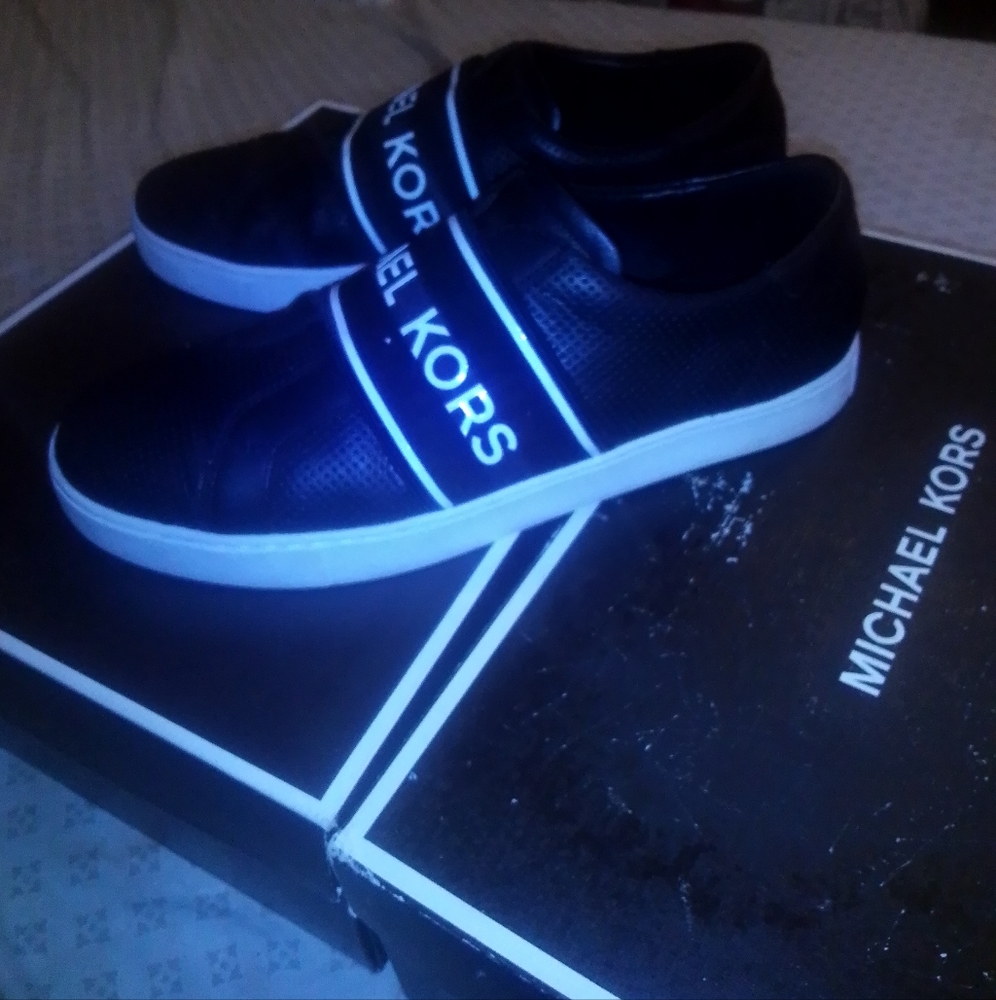 Micheal kors men's size9